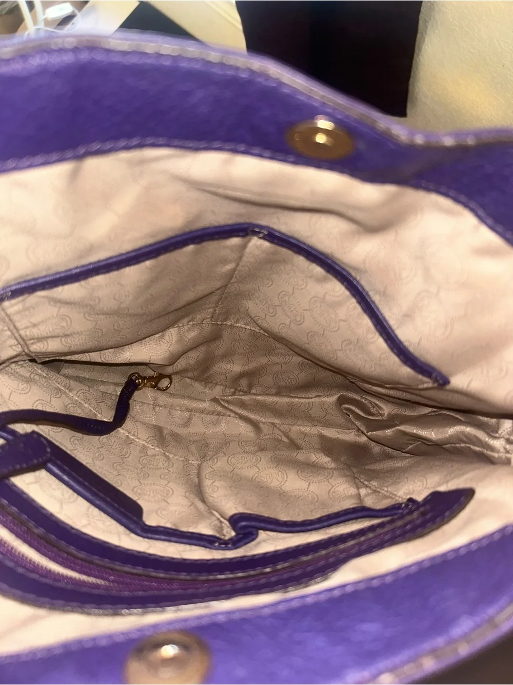 Michael Kors excellent pebbled